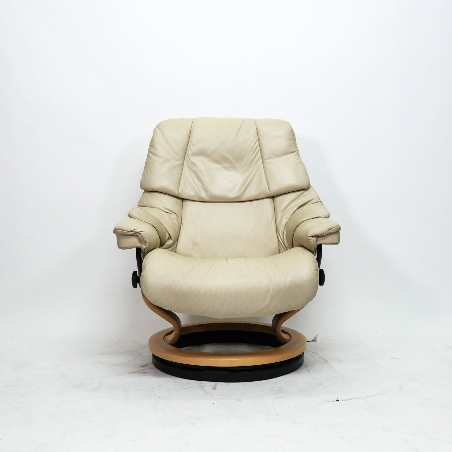 Ekornes Stressless Reno (L) mit Hocker