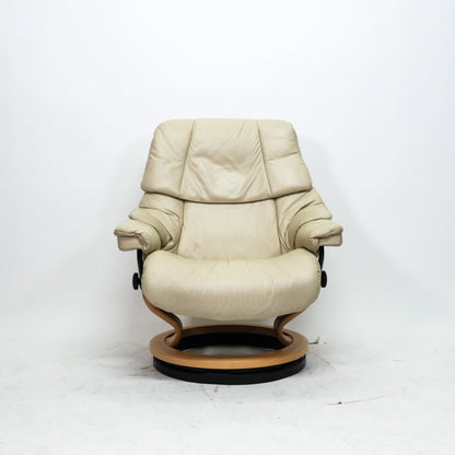 Ekornes Stressless Reno (L) mit Hocker