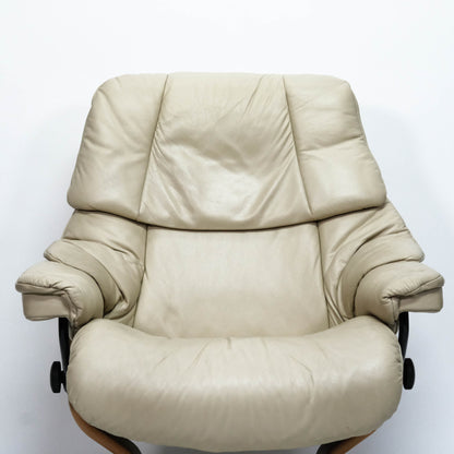 Ekornes Stressless Reno (L) mit Hocker