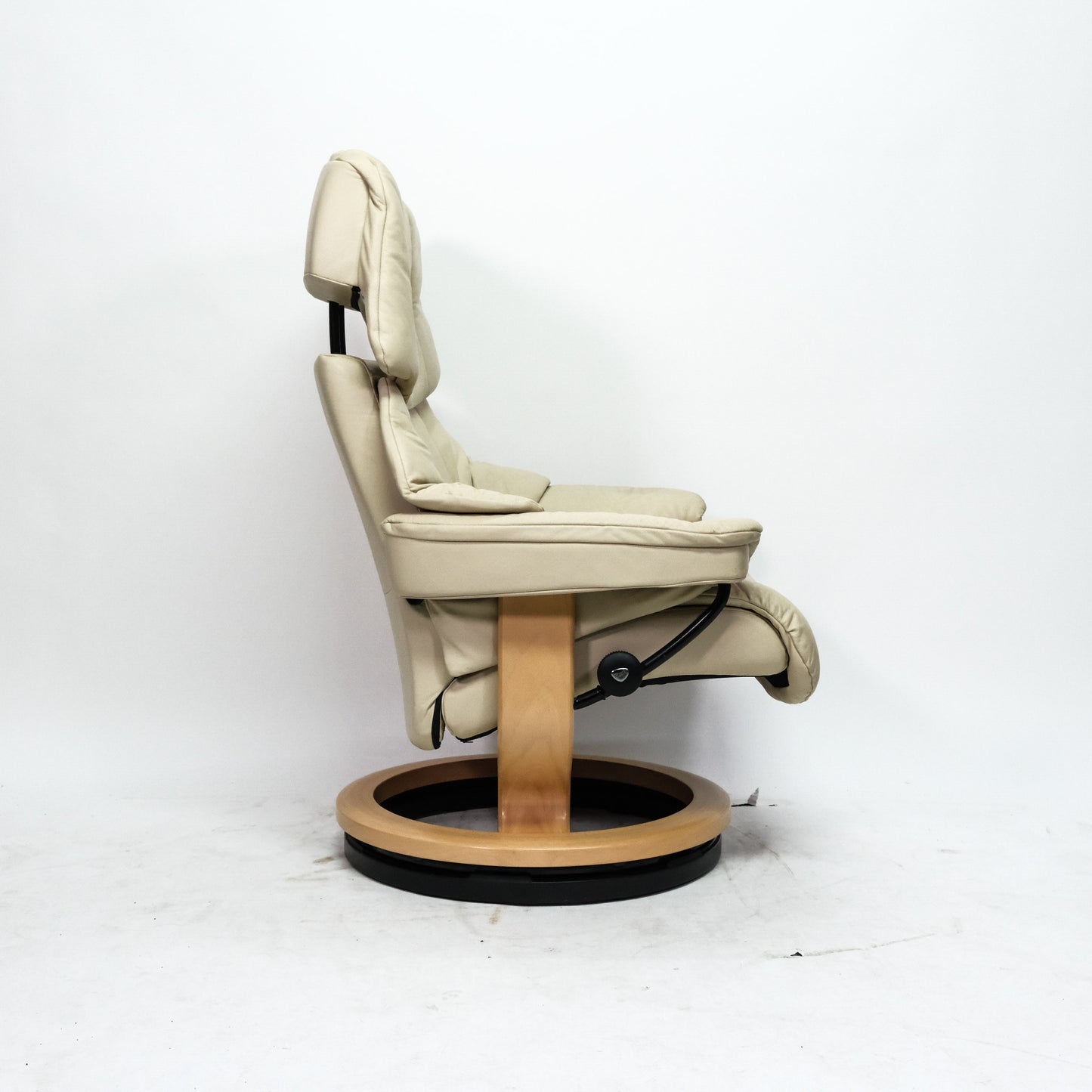 Ekornes Stressless Reno (L) mit Hocker